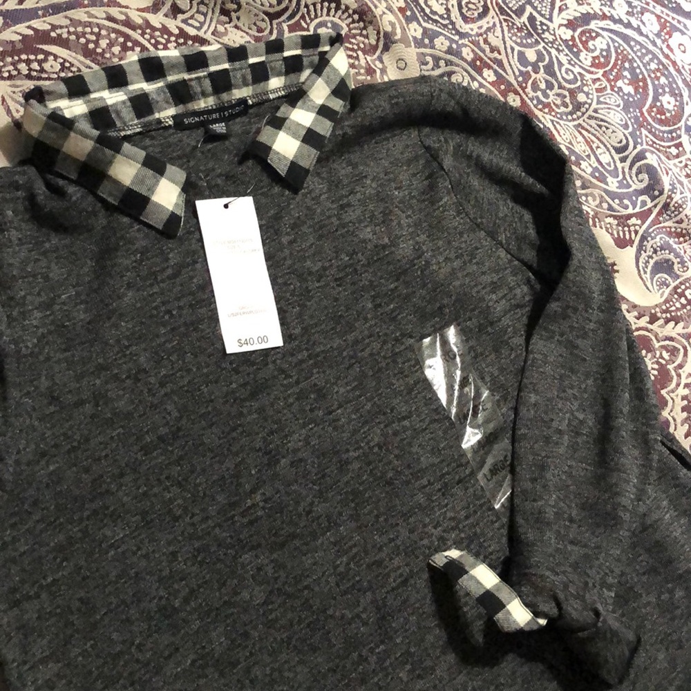 Signature Studio Sweater - Picture 2 of 3
